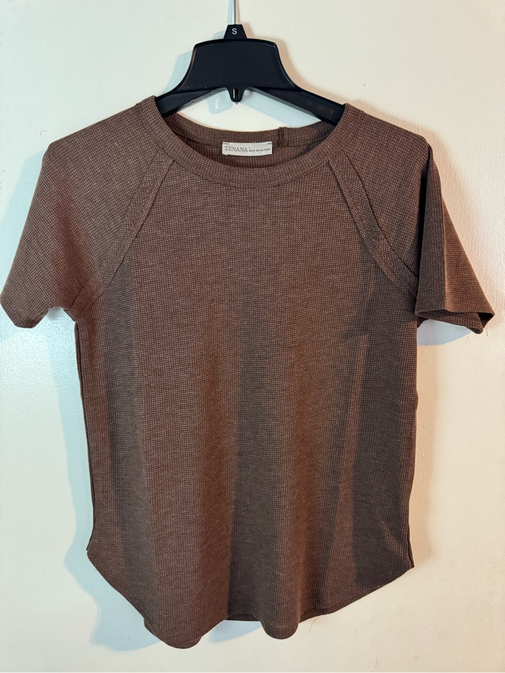 Zenana Outfitters Brand New Brown Short Sleeve Textured Tee